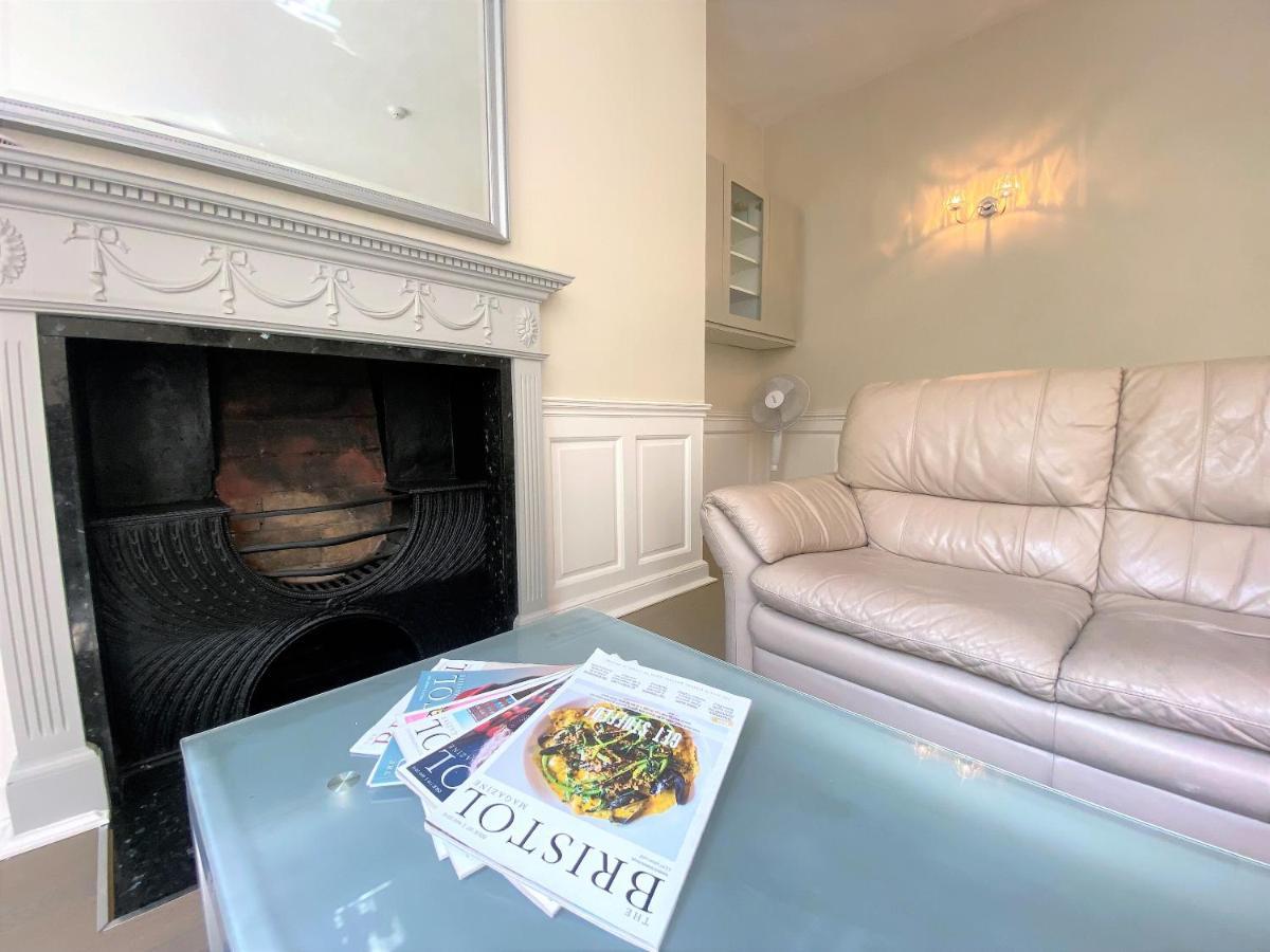 Elegant Georgian Apartment Near Clifton Village Бристоль Экстерьер фото